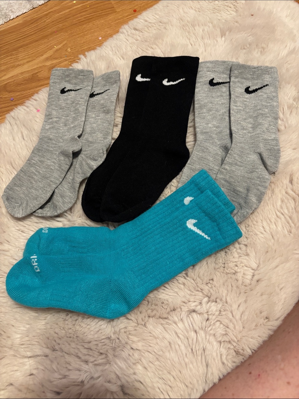 Nike kids 5-7 Crew Socks - Black, Gray & Teal (4pairs) NWOT